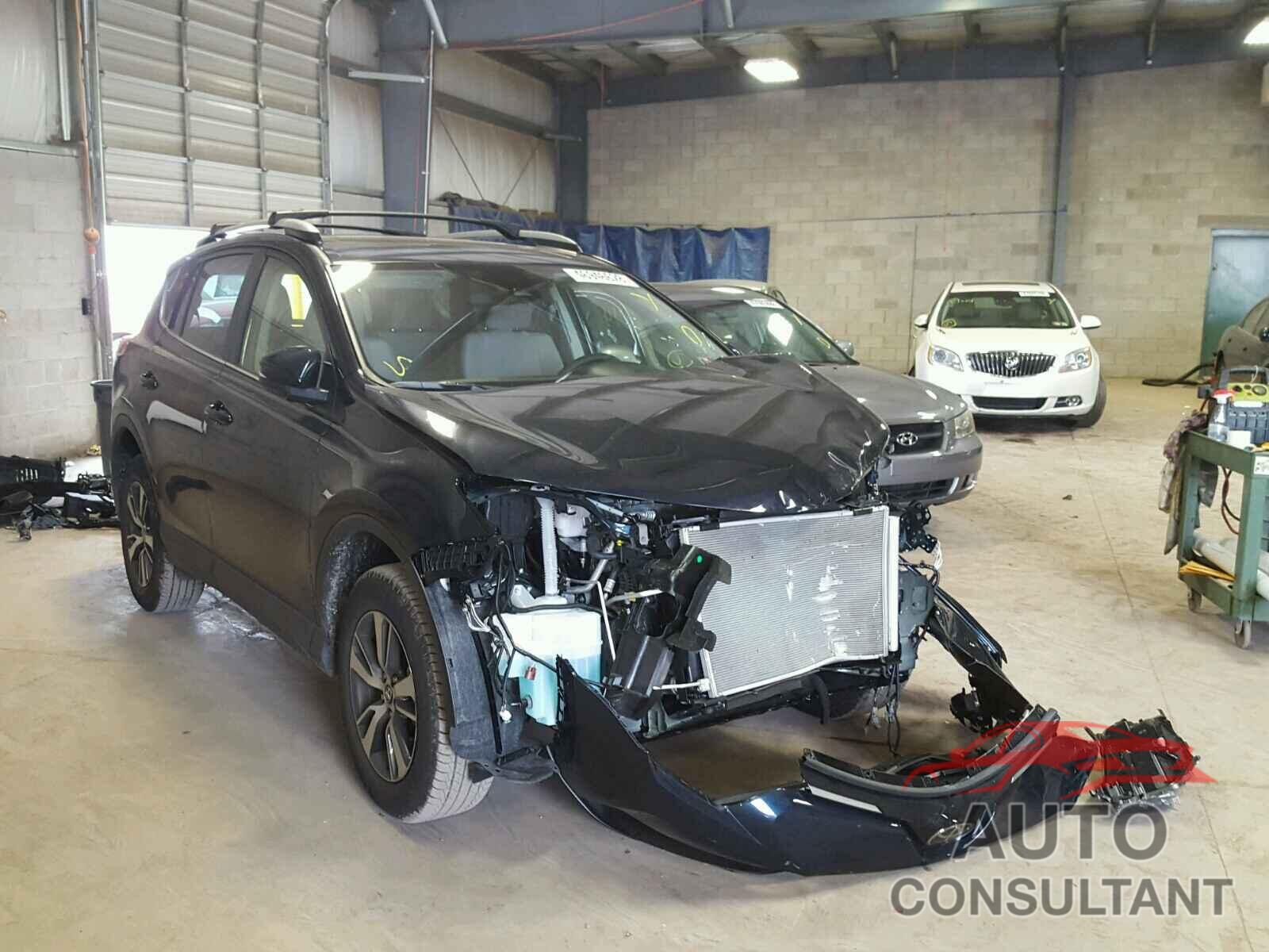 TOYOTA RAV4 XLE 2018 - JTMRFREV0JD233093