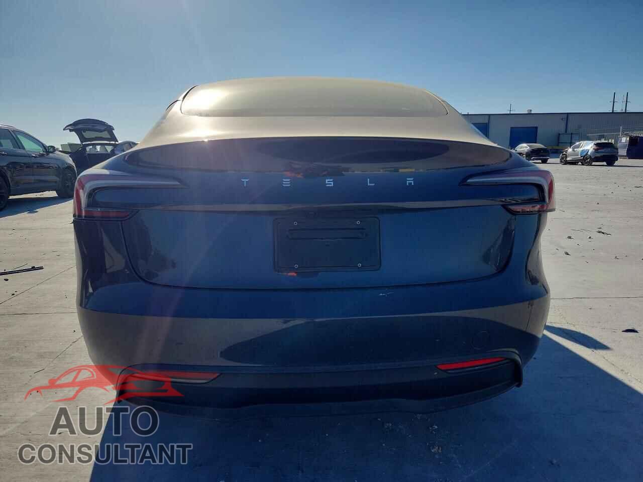 TESLA MODEL 3 2025 - 5YJ3E1EA1SF055437