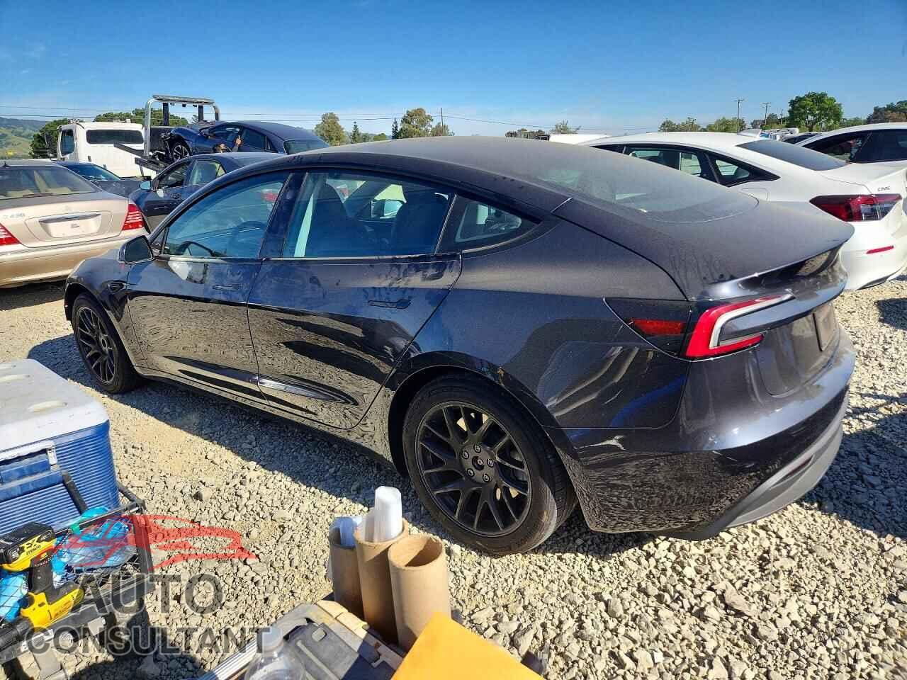 TESLA MODEL 3 2024 - 5YJ3E1EBXRF734089