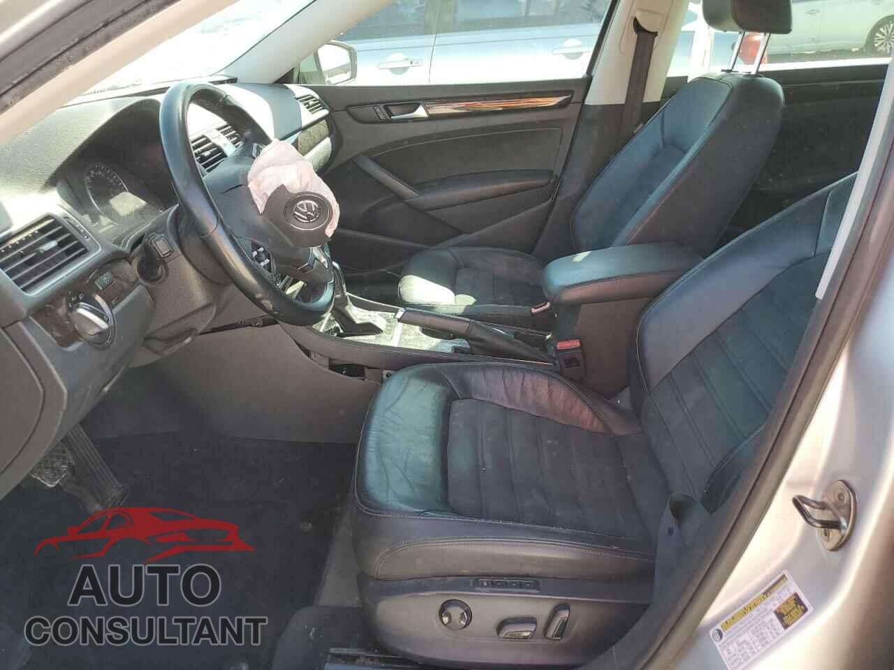 VOLKSWAGEN PASSAT 2014 - 1VWCT7A35EC043113