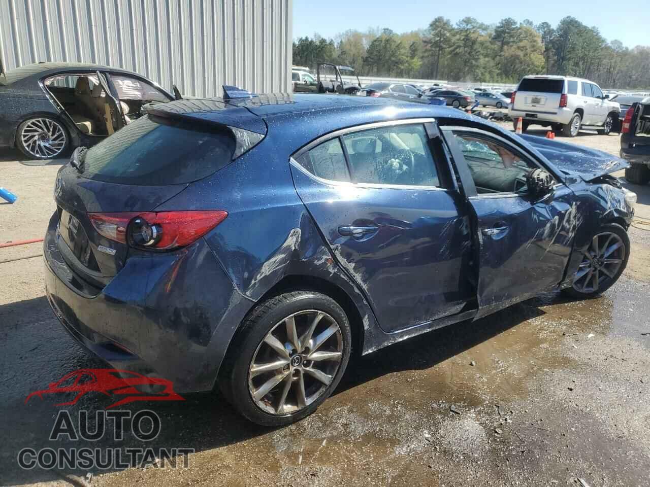 MAZDA 3 2018 - 3MZBN1L31JM238697