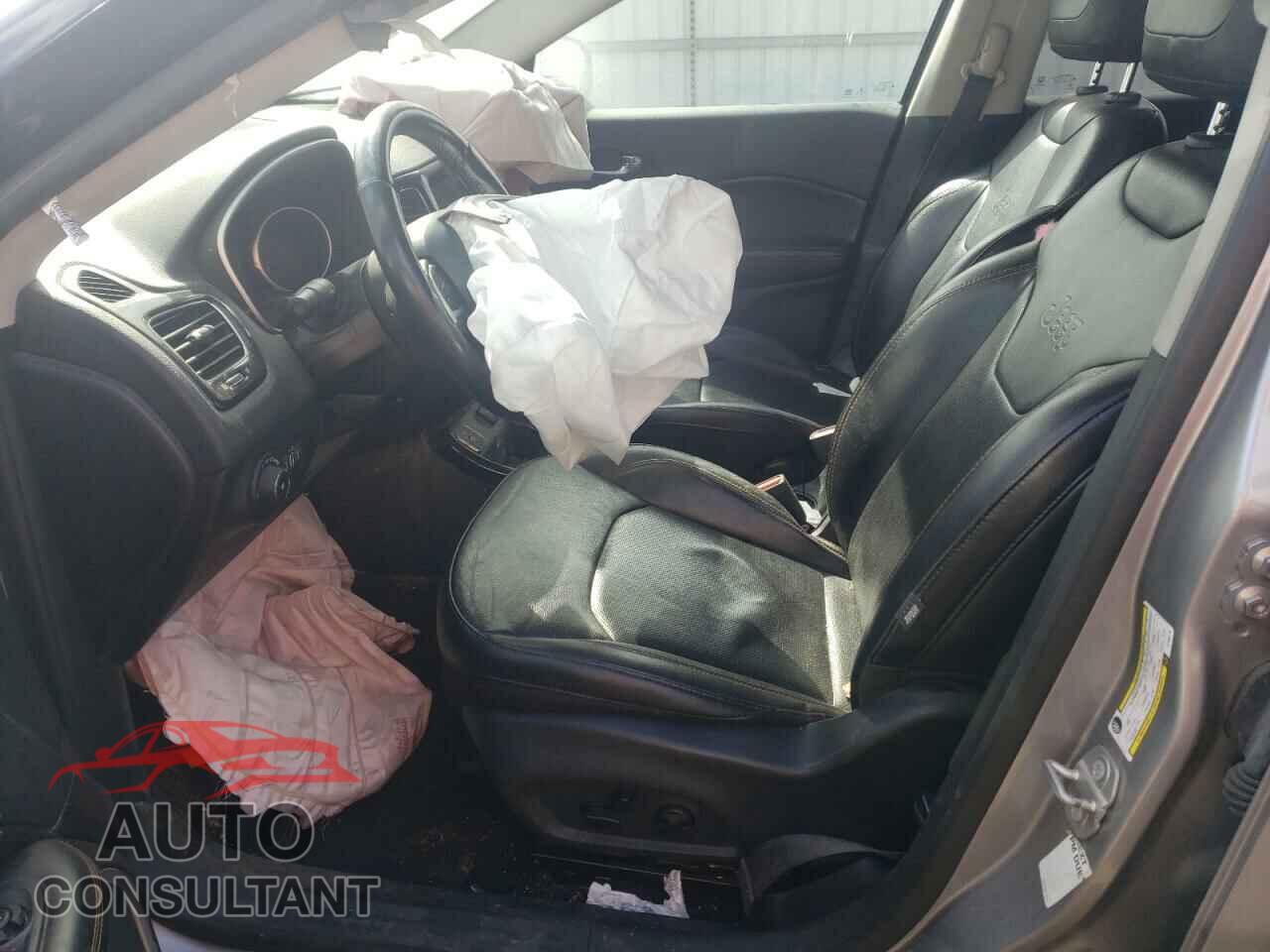 JEEP COMPASS 2020 - 3C4NJCCB5LT152719