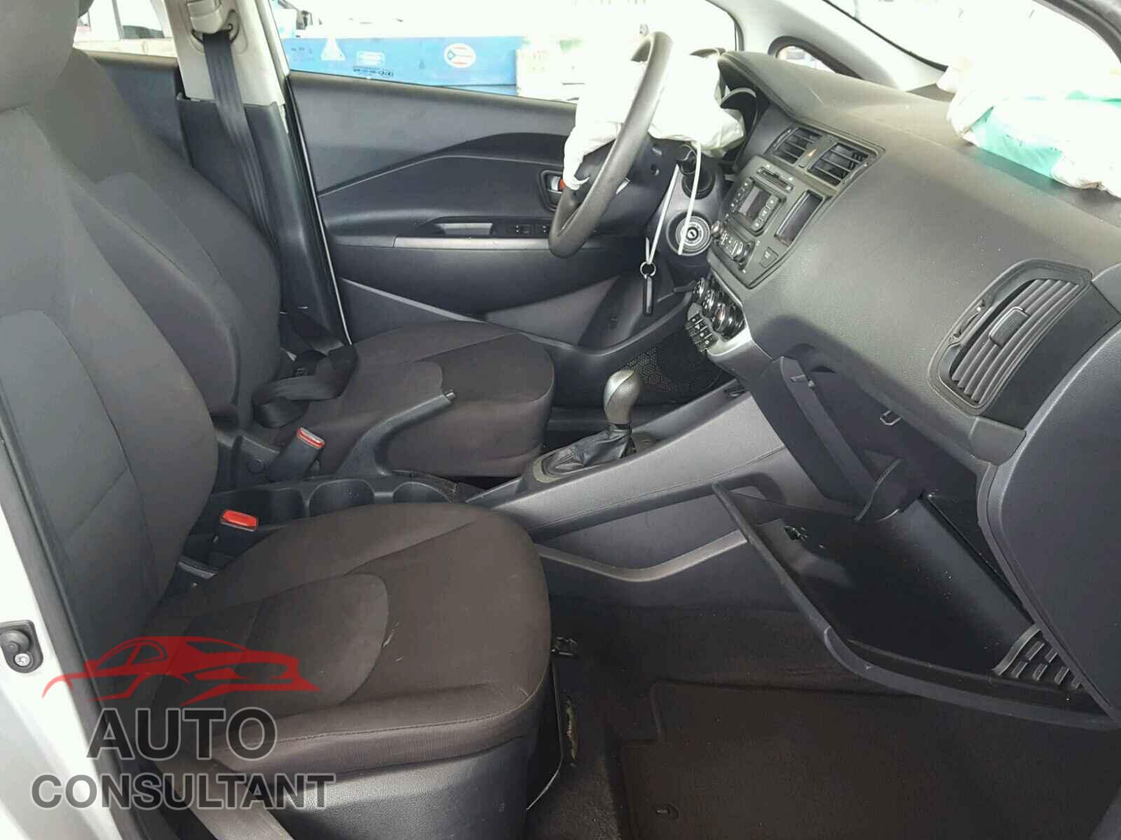 KIA RIO 2015 - KNADM4A35F6460022