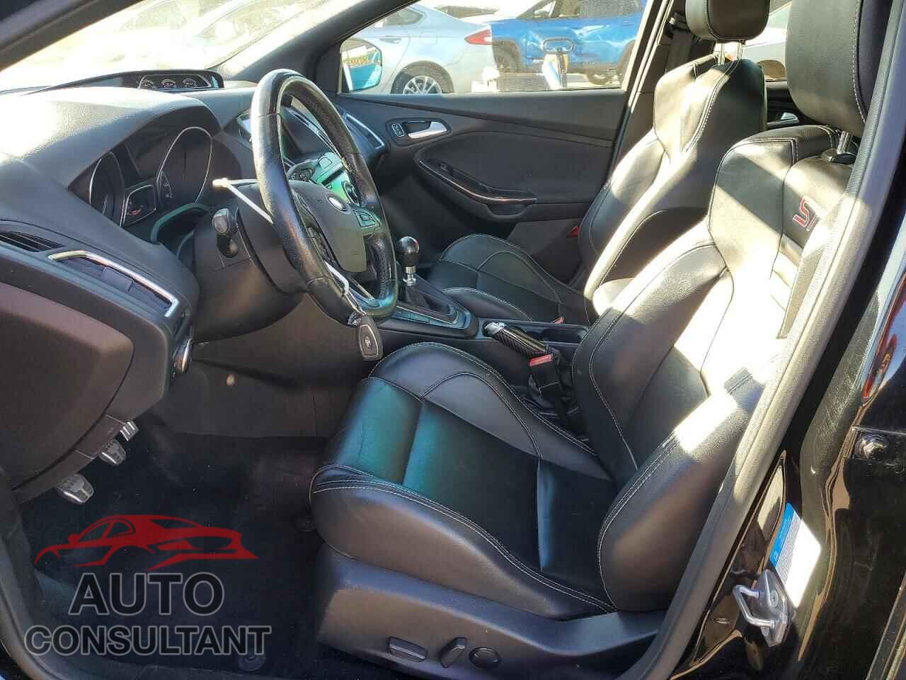 FORD FOCUS 2017 - 1FADP3L92HL263731
