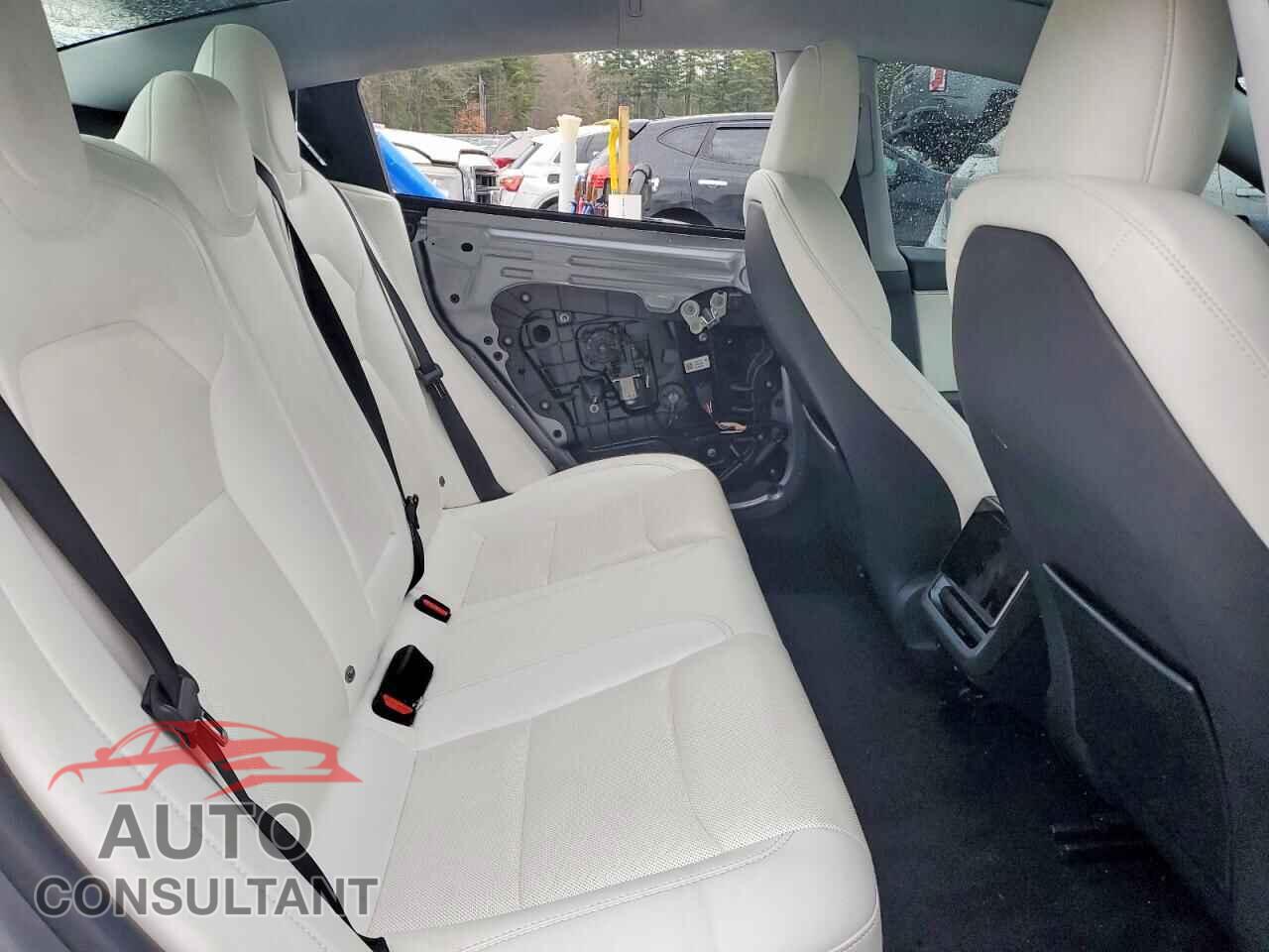 TESLA MODEL 3 2025 - 5YJ3E1EA6SF990842