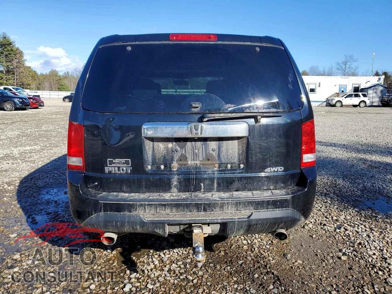 HONDA PILOT 2013 - 5FNYF4H59DB025320