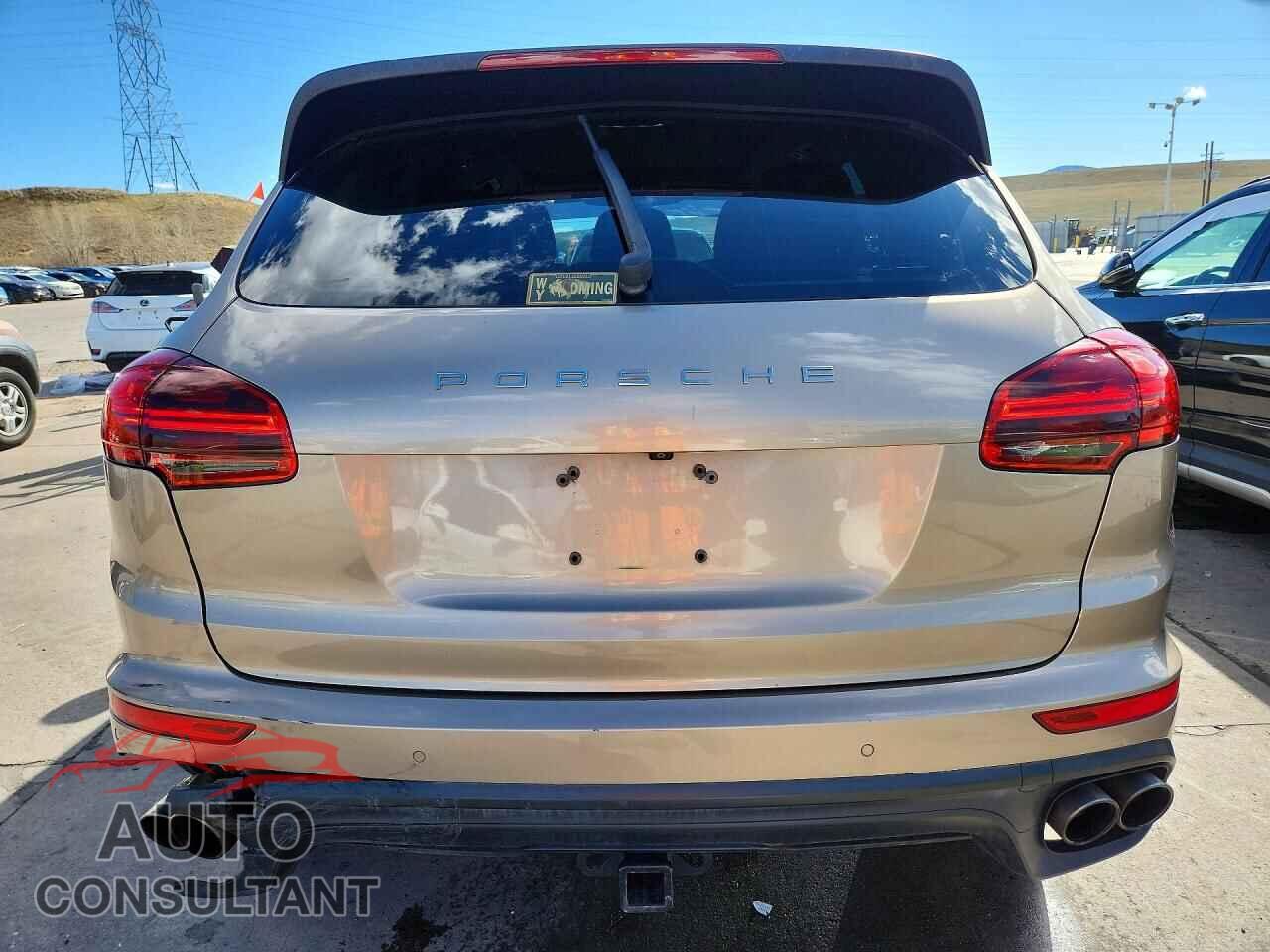 PORSCHE CAYENNE 2016 - WP1AB2A29GLA92775