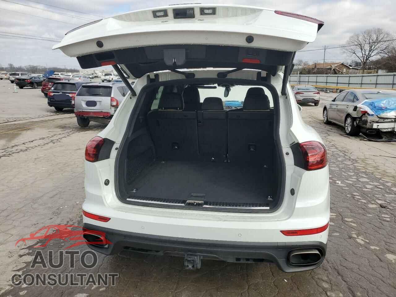 PORSCHE CAYENNE 2016 - WP1AA2A2XGKA15356