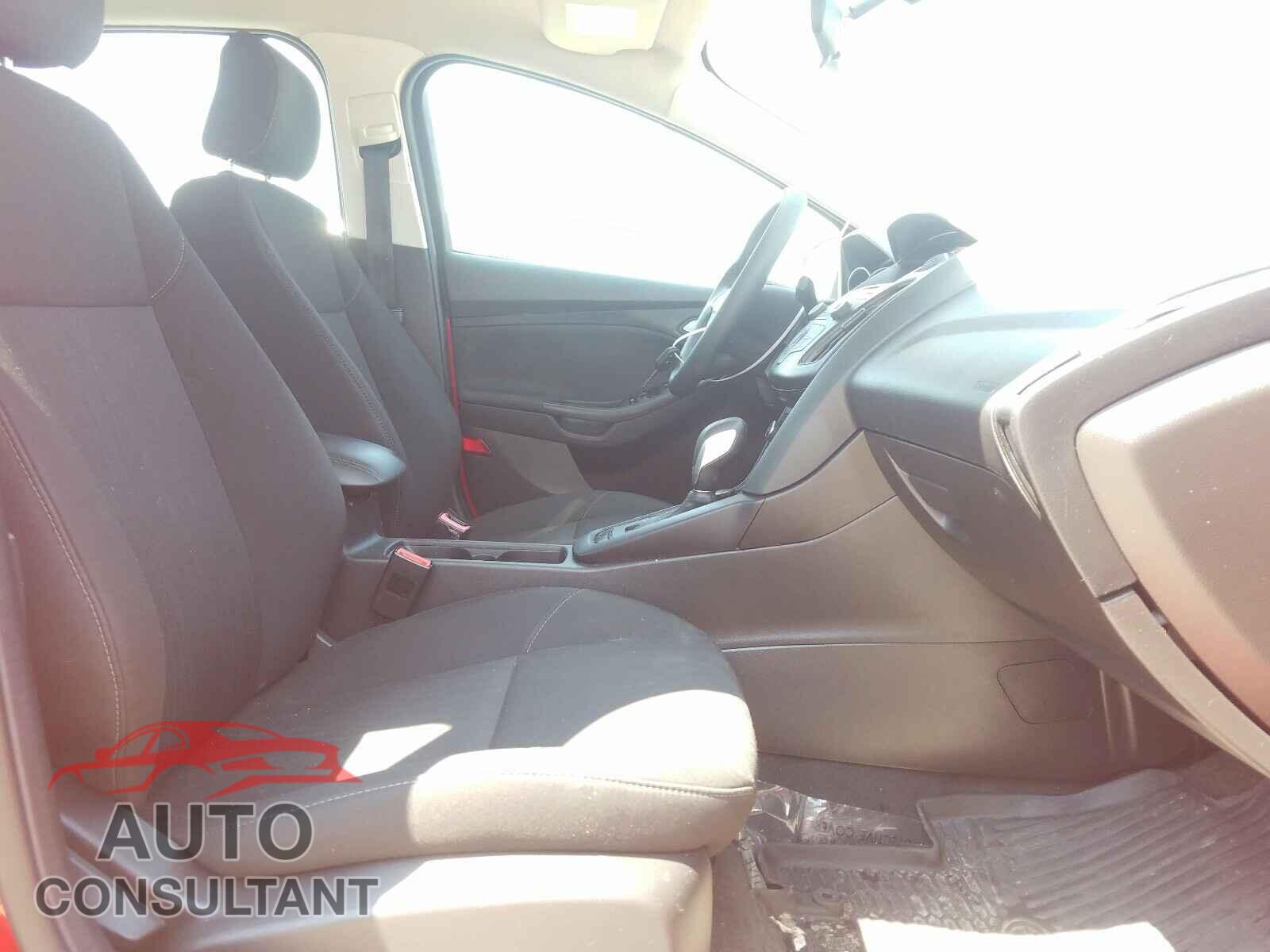 FORD FOCUS 2017 - 1FADP3F2XHL217868