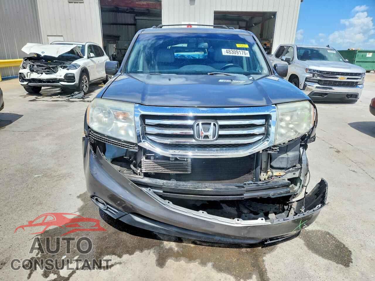 HONDA PILOT 2013 - 5FNYF4H50DB003559