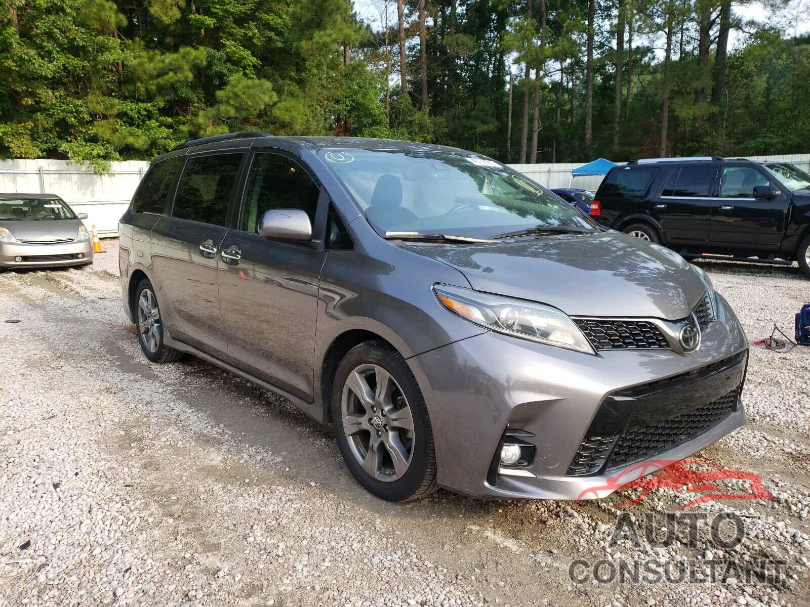 TOYOTA SIENNA 2018 - 5TDXZ3DC5JS921767