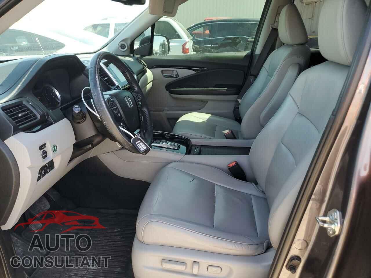 HONDA PILOT 2016 - 5FNYF5H97GB034482