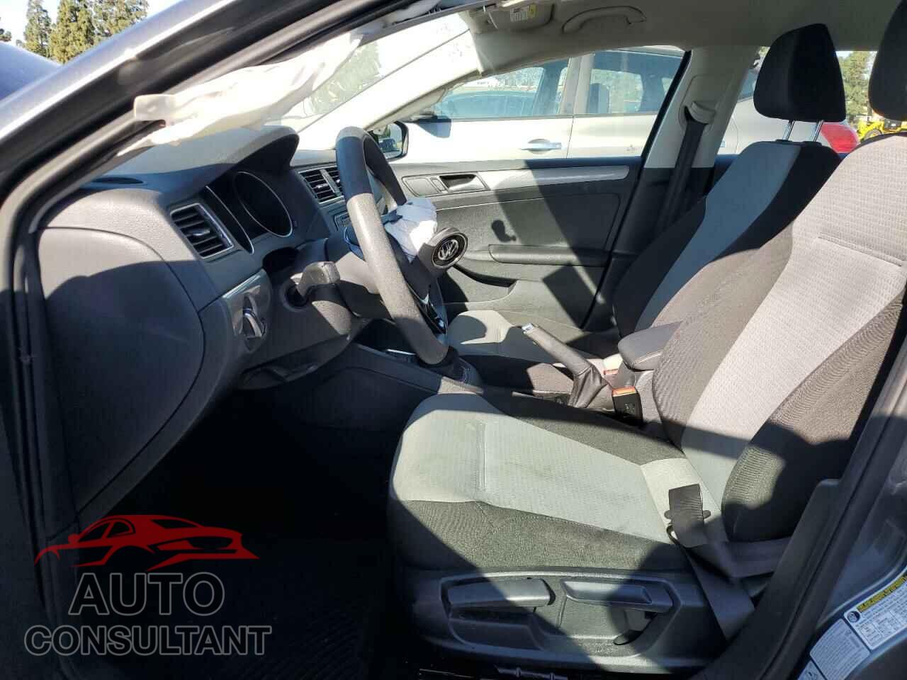 VOLKSWAGEN JETTA 2017 - 3VW2B7AJ2HM366356