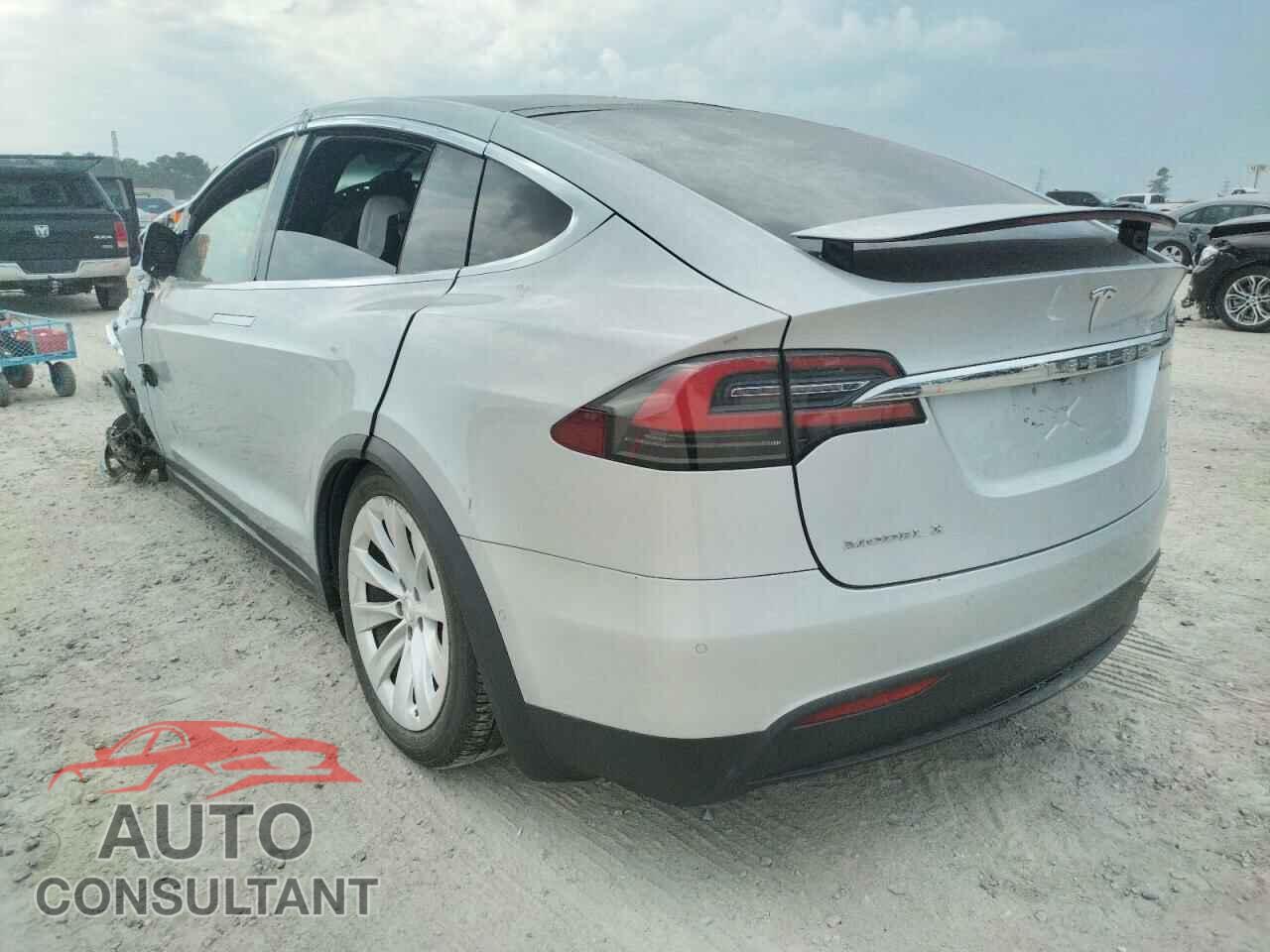 TESLA MODEL X 2017 - 5YJXCBE21HF049751