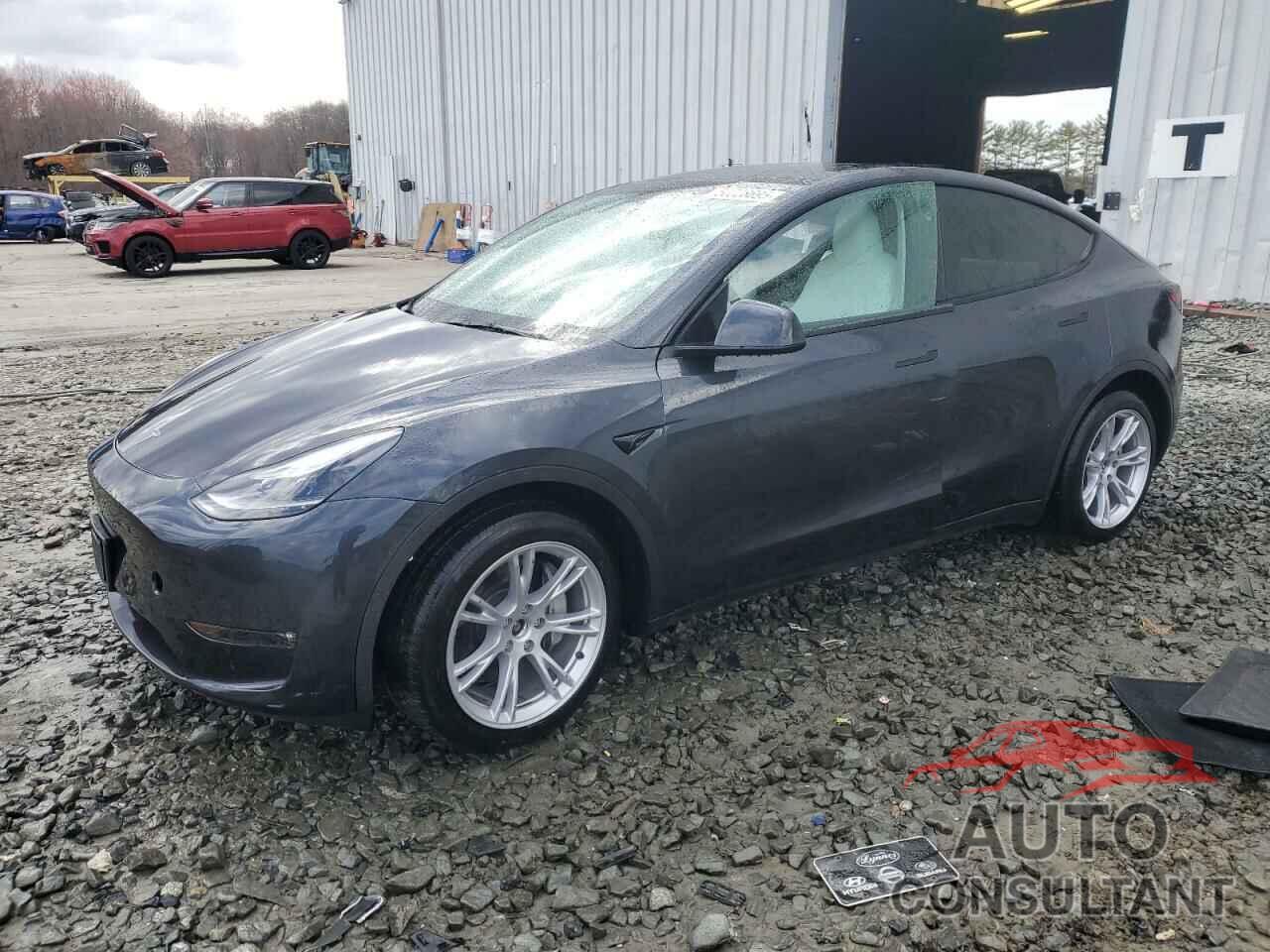 TESLA MODEL Y 2024 - 7SAYGAEE0RF008108