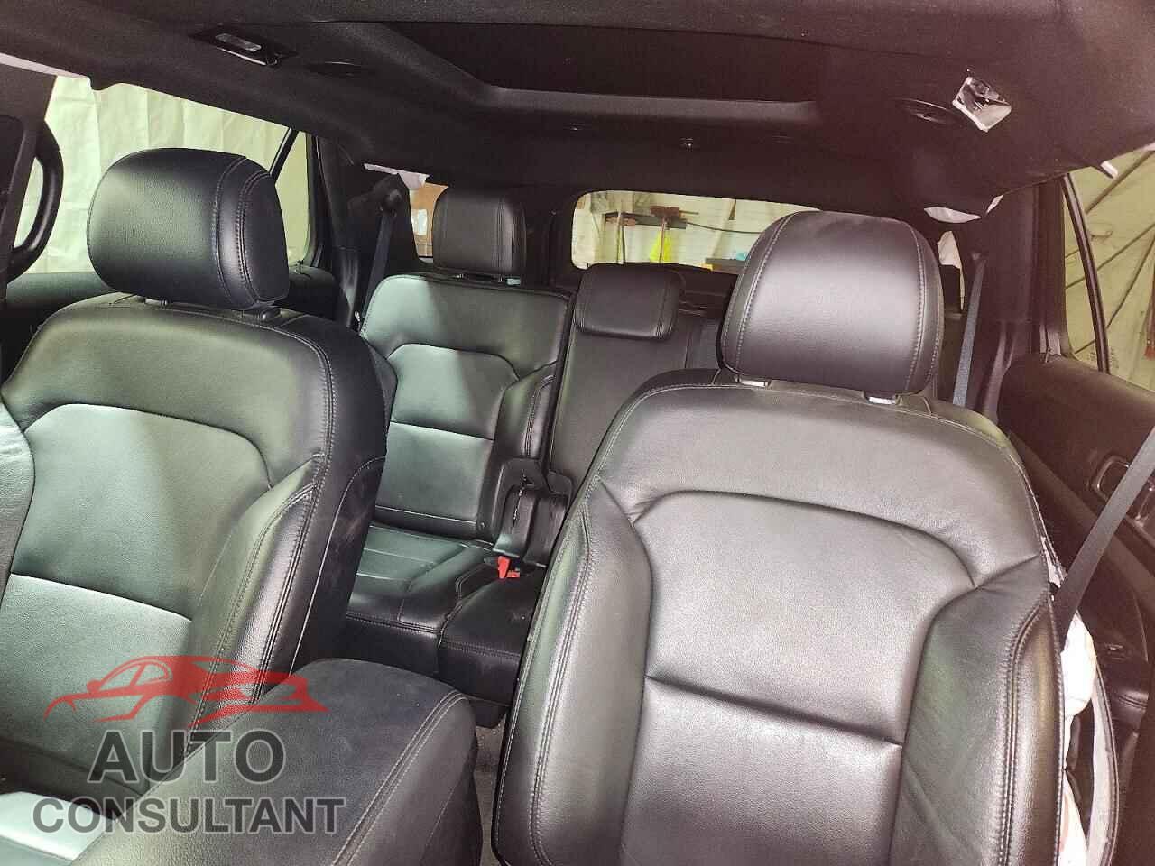 FORD EXPLORER 2017 - 1FM5K8D80HGA21119