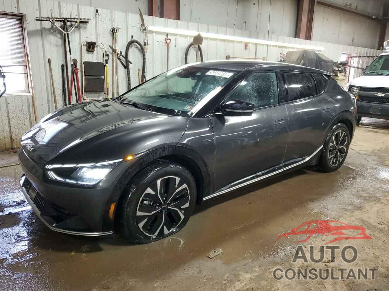 KIA EV6 LIGHT 2023 - KNDC34LA6P5156914