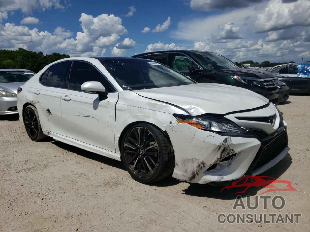 TOYOTA CAMRY 2018 - 4T1B61HK0JU152837