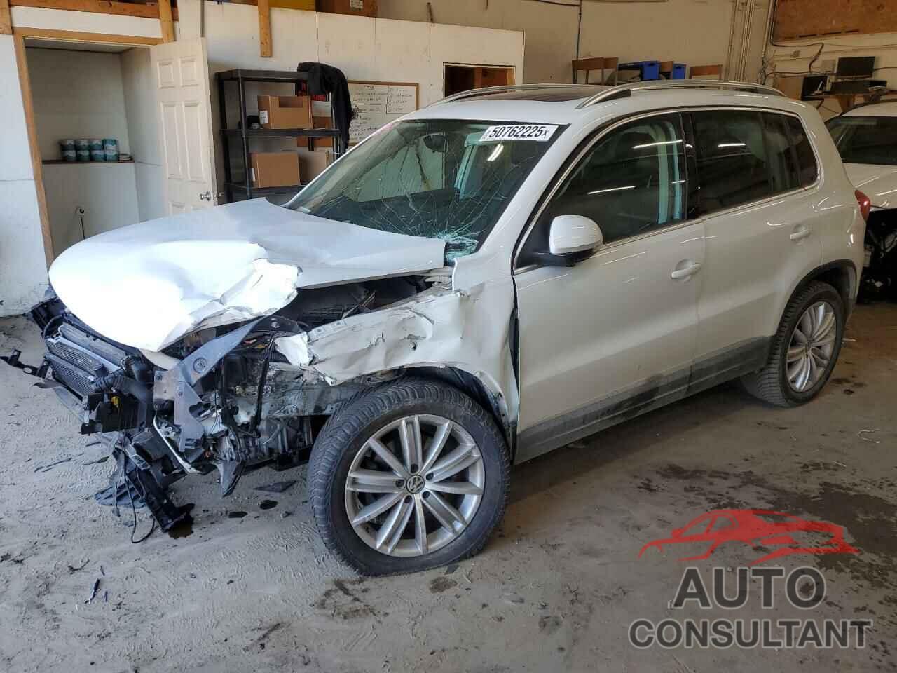VOLKSWAGEN TIGUAN 2015 - WVGBV7AX3FW583941