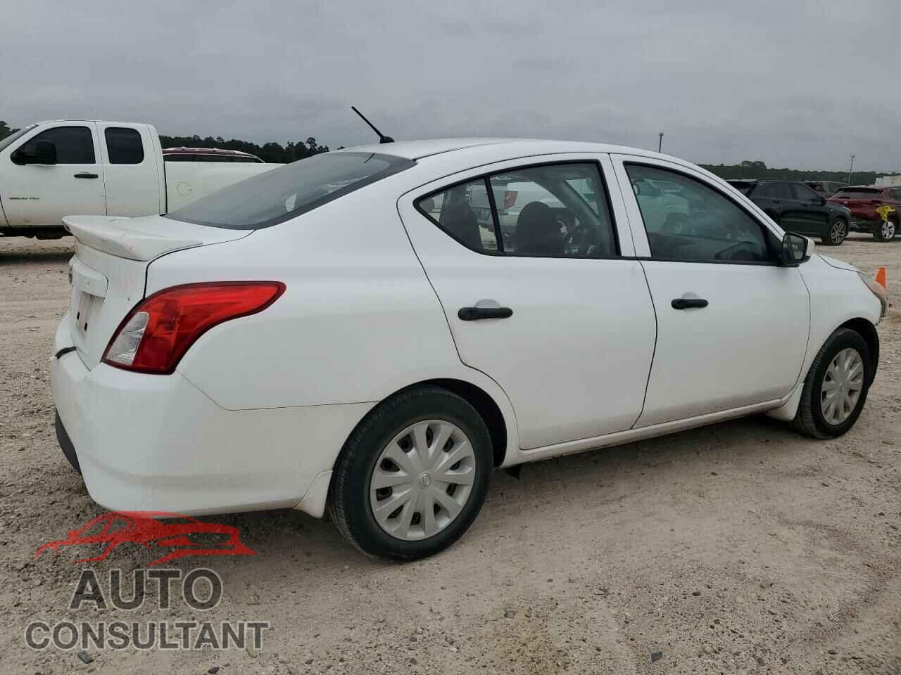 NISSAN VERSA 2017 - 3N1CN7AP7HL903590