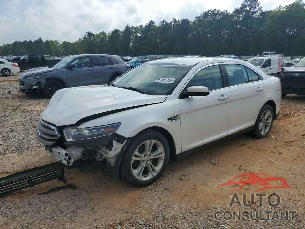FORD TAURUS 2015 - 1FAHP2E82FG154630