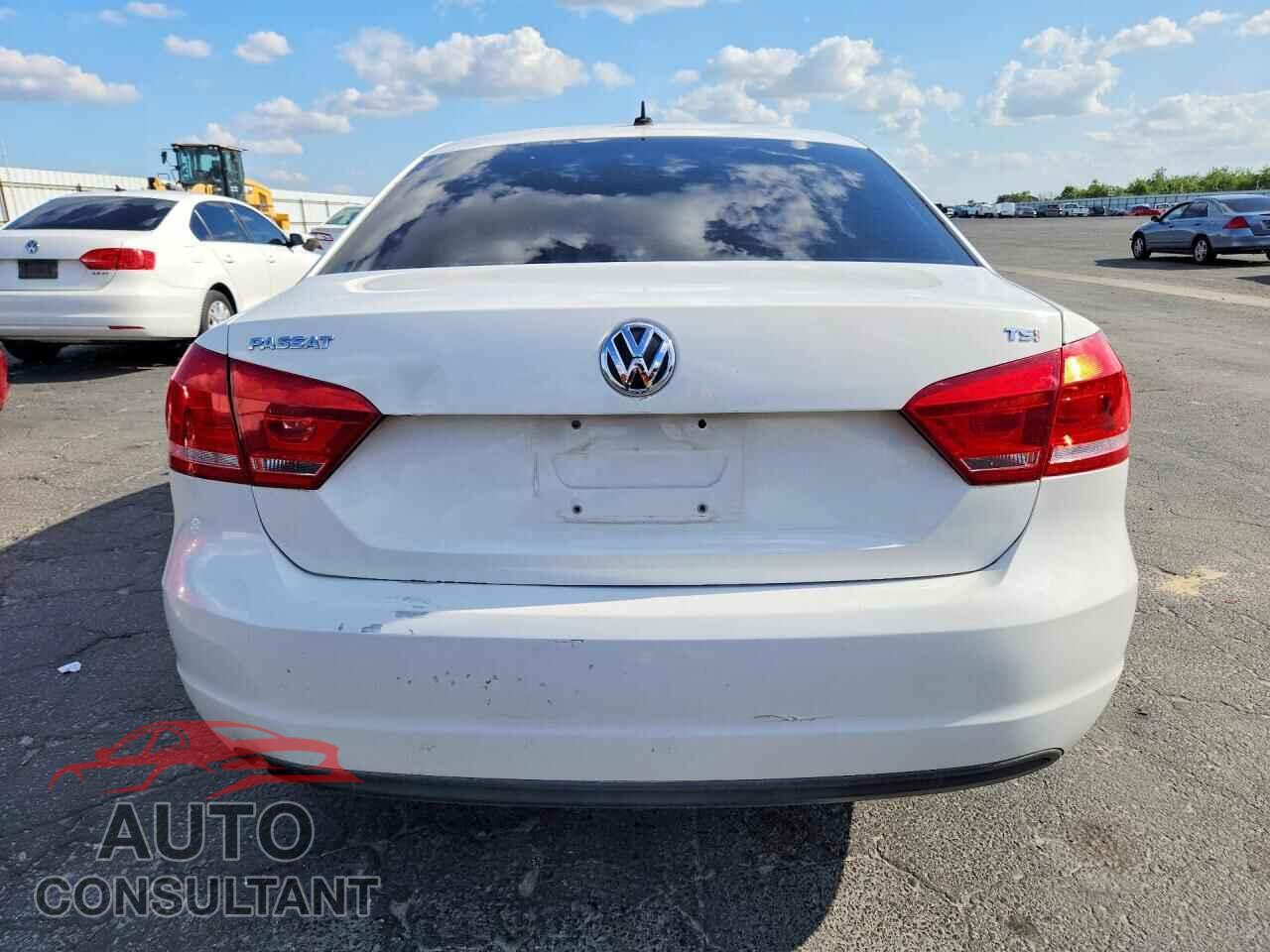 VOLKSWAGEN PASSAT 2015 - 1VWAT7A36FC077263