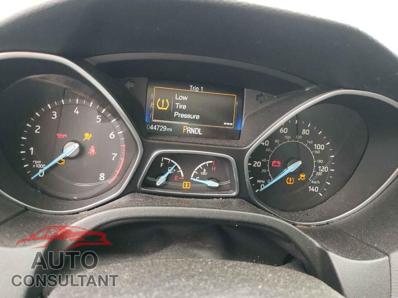 FORD FOCUS 2017 - 1FADP3E20HL241050