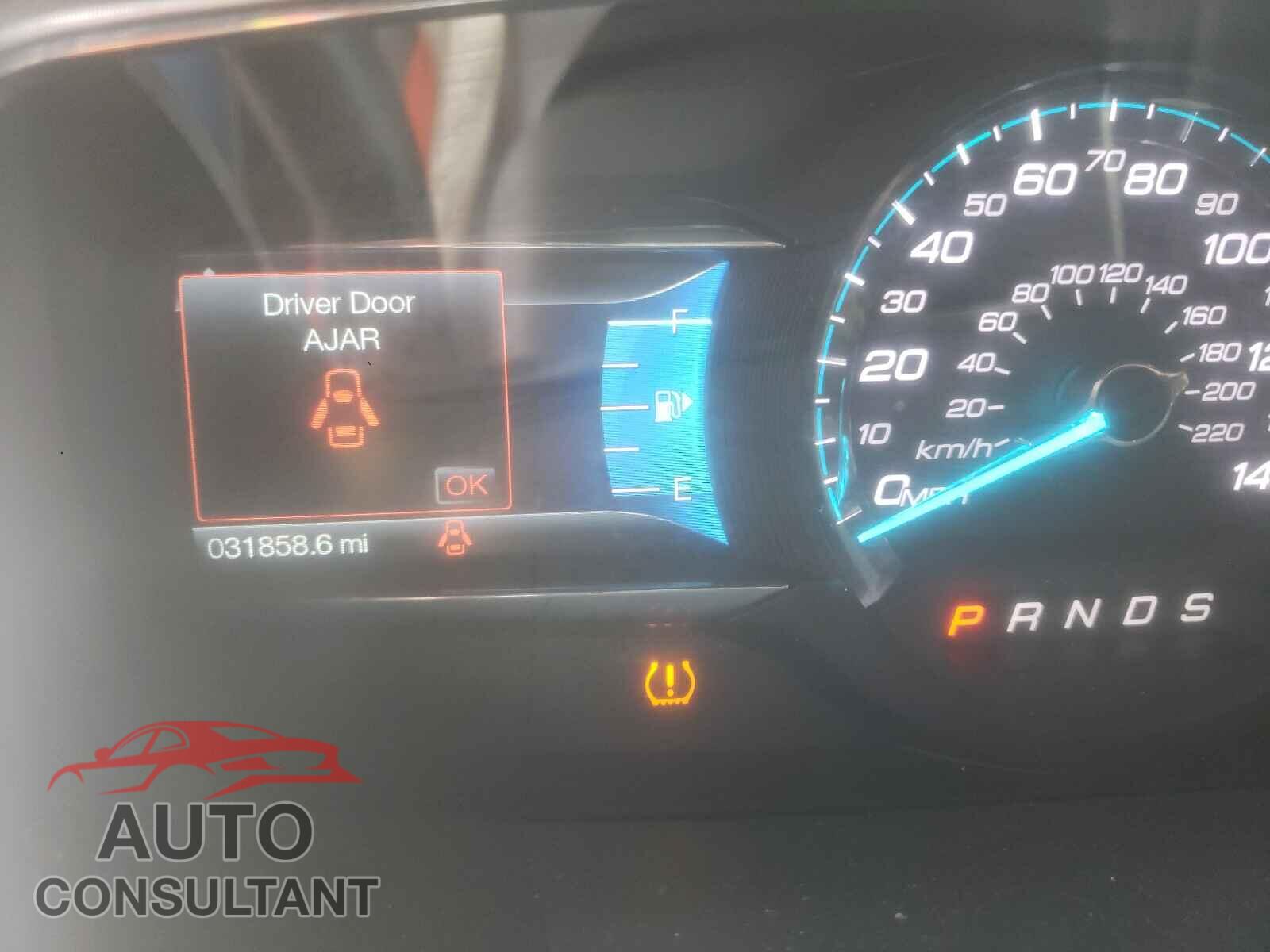 FORD TAURUS 2018 - 1FAHP2E83JG132399