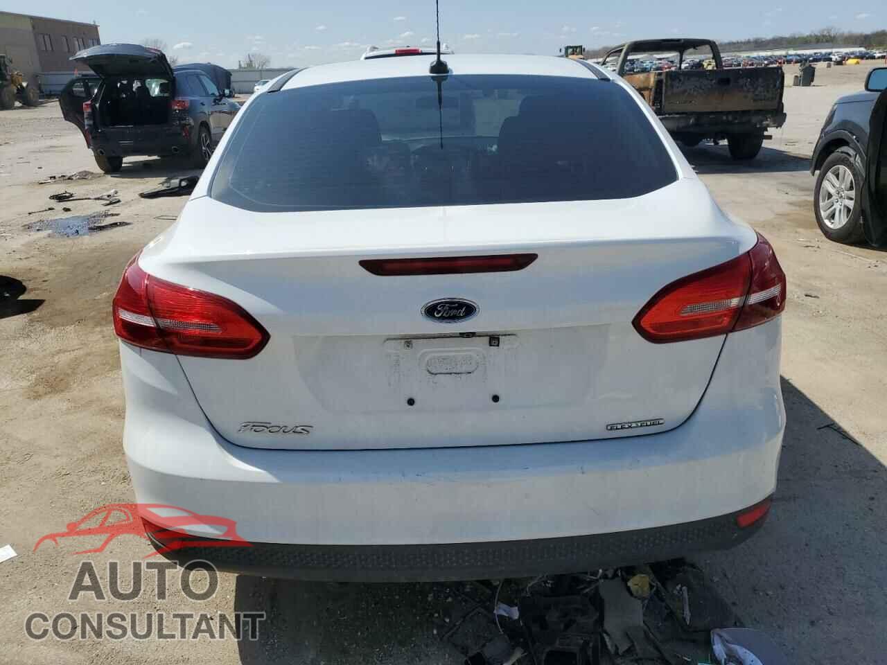 FORD FOCUS 2016 - 1FADP3E28GL257477