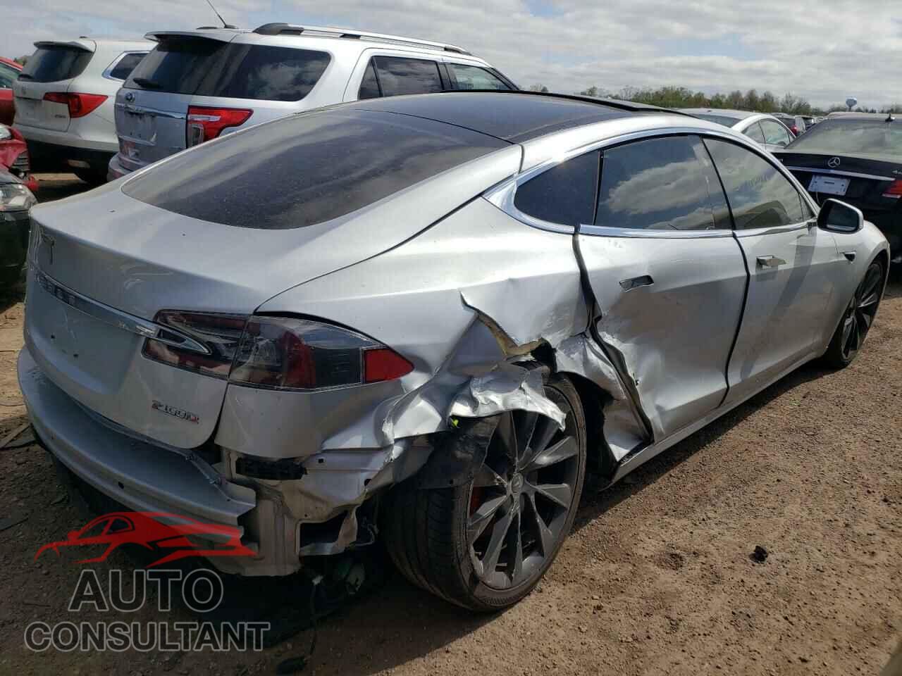 TESLA MODEL S 2018 - 5YJSA1E40JF270310