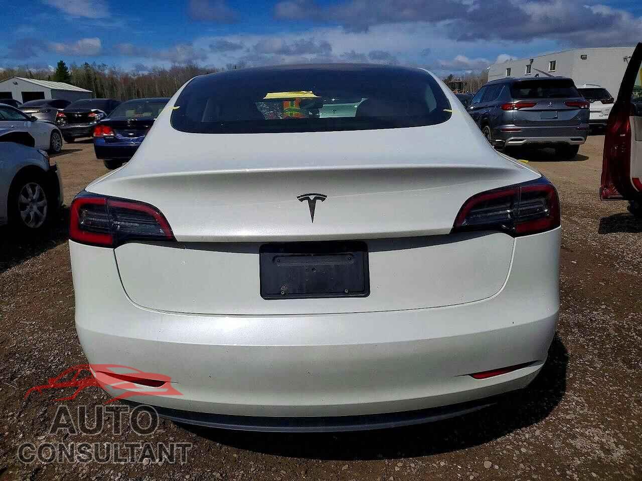 TESLA MODEL 3 2023 - 5YJ3E1EA5PF496852