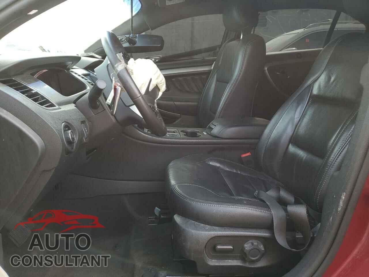 FORD TAURUS 2018 - 1FAHP2E89JG136375