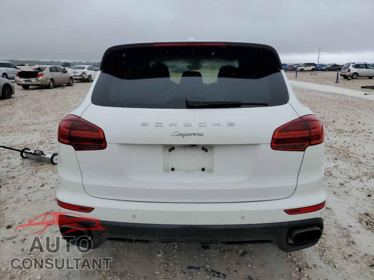 PORSCHE CAYENNE 2016 - WP1AA2A28GKA37954