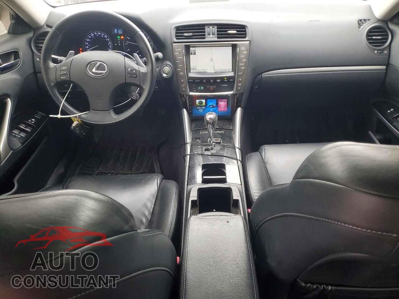 LEXUS IS 2011 - JTHCF5C28B5045858