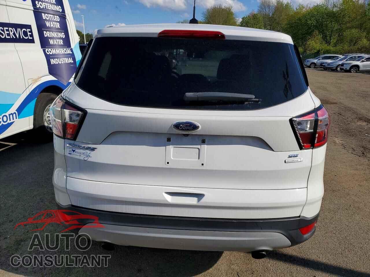 FORD ESCAPE 2017 - 1FMCU0GD8HUE37822