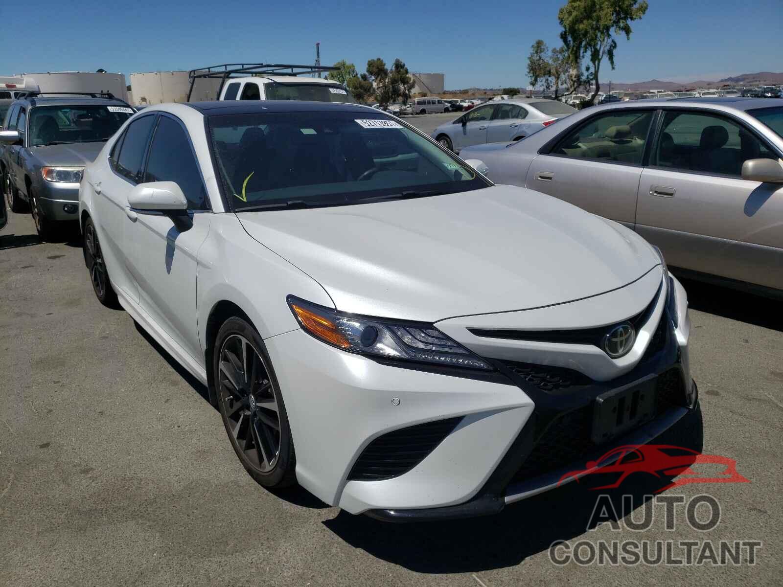 TOYOTA CAMRY 2018 - 4T1B61HK5JU080954