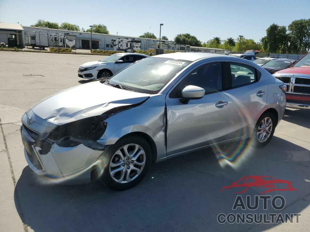 TOYOTA YARIS 2018 - 3MYDLBYV1JY306265
