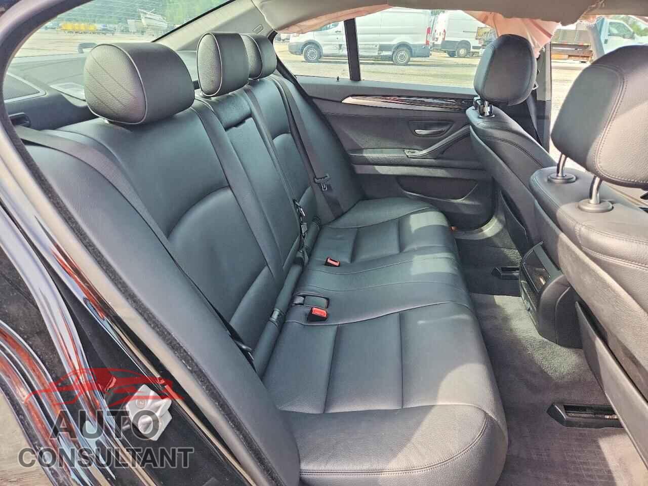 BMW 5 SERIES 2016 - WBA5A5C58GG352393