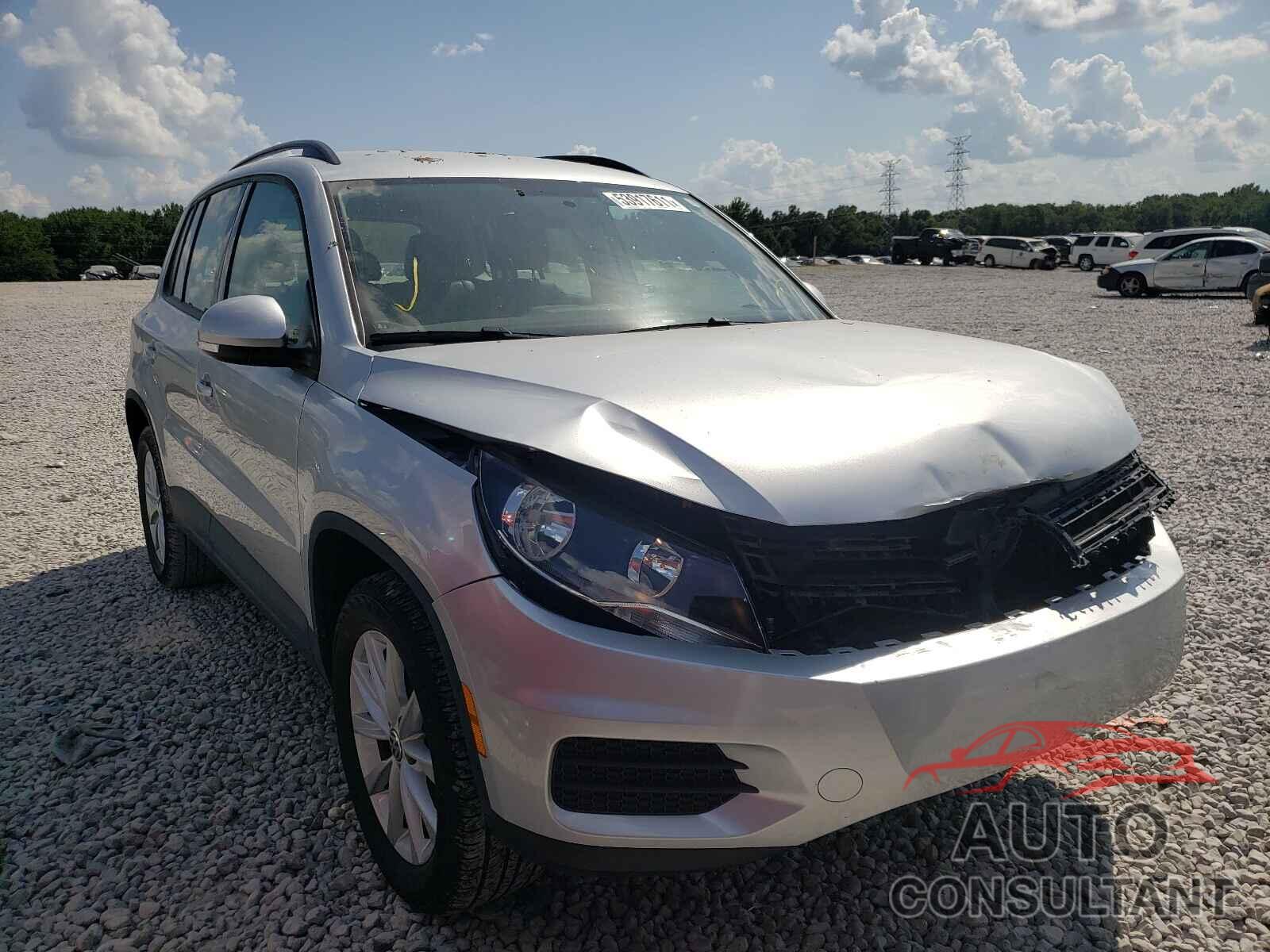 VOLKSWAGEN TIGUAN 2017 - WVGAV7AX9HK050286