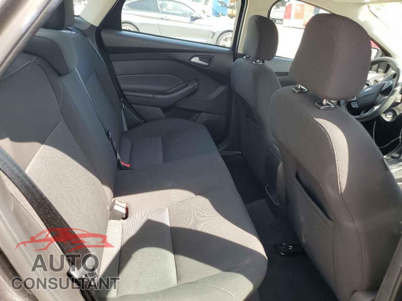 FORD FOCUS 2016 - 1FADP3F25GL212530