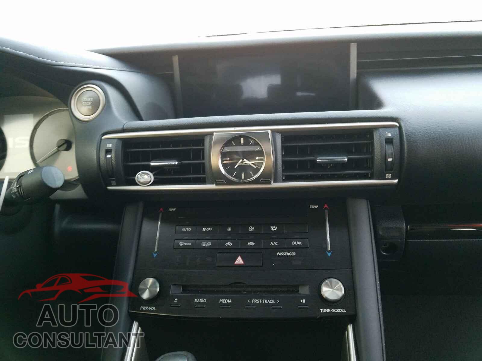 LEXUS IS 2017 - JTHBA1D22H5047793