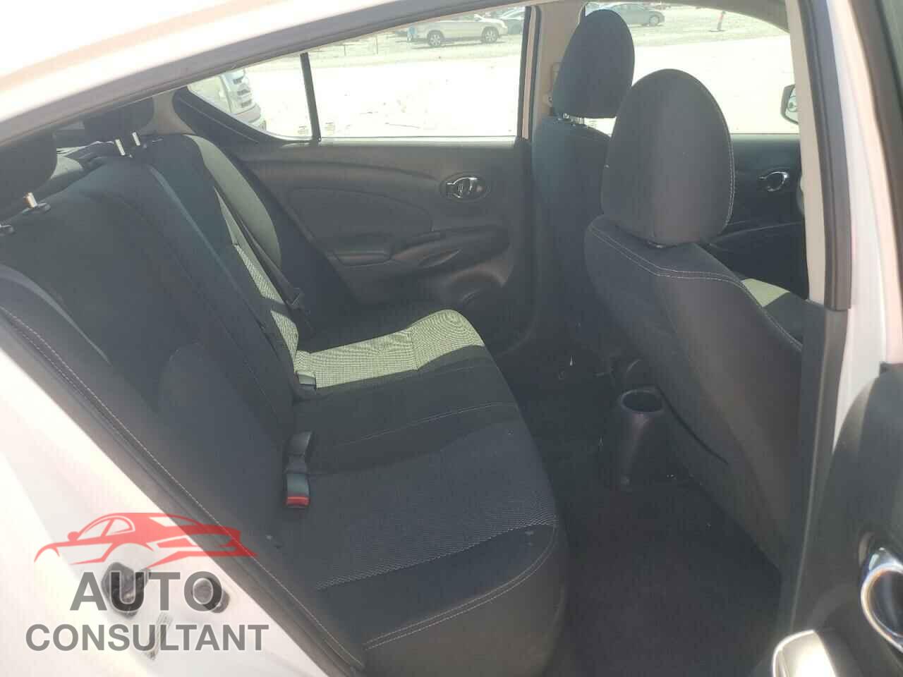 NISSAN VERSA 2019 - 3N1CN7AP1KL856418