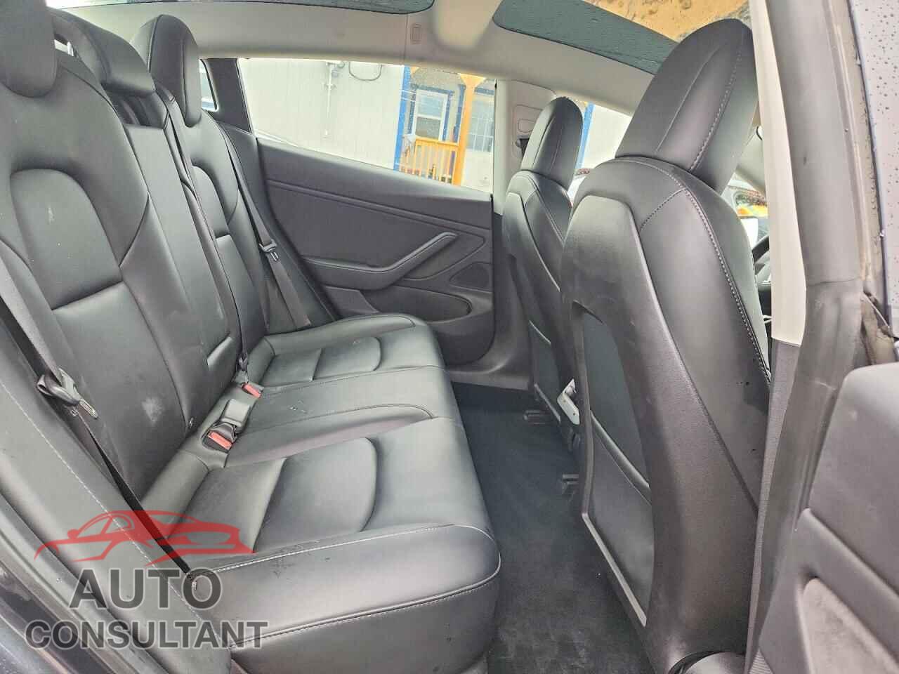 TESLA MODEL 3 2019 - 5YJ3E1EA2KF308197