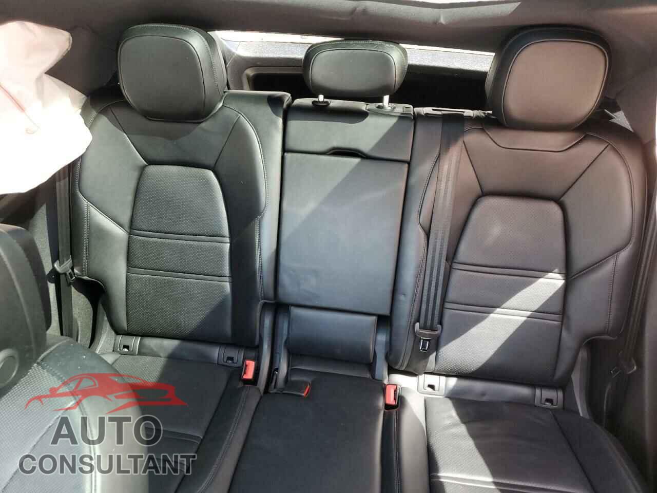 PORSCHE CAYENNE 2019 - WP1AA2AY9KDA02180