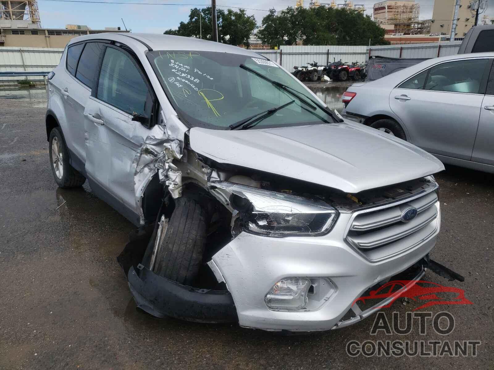 FORD ESCAPE 2017 - 1FMCU9G93HUD67064