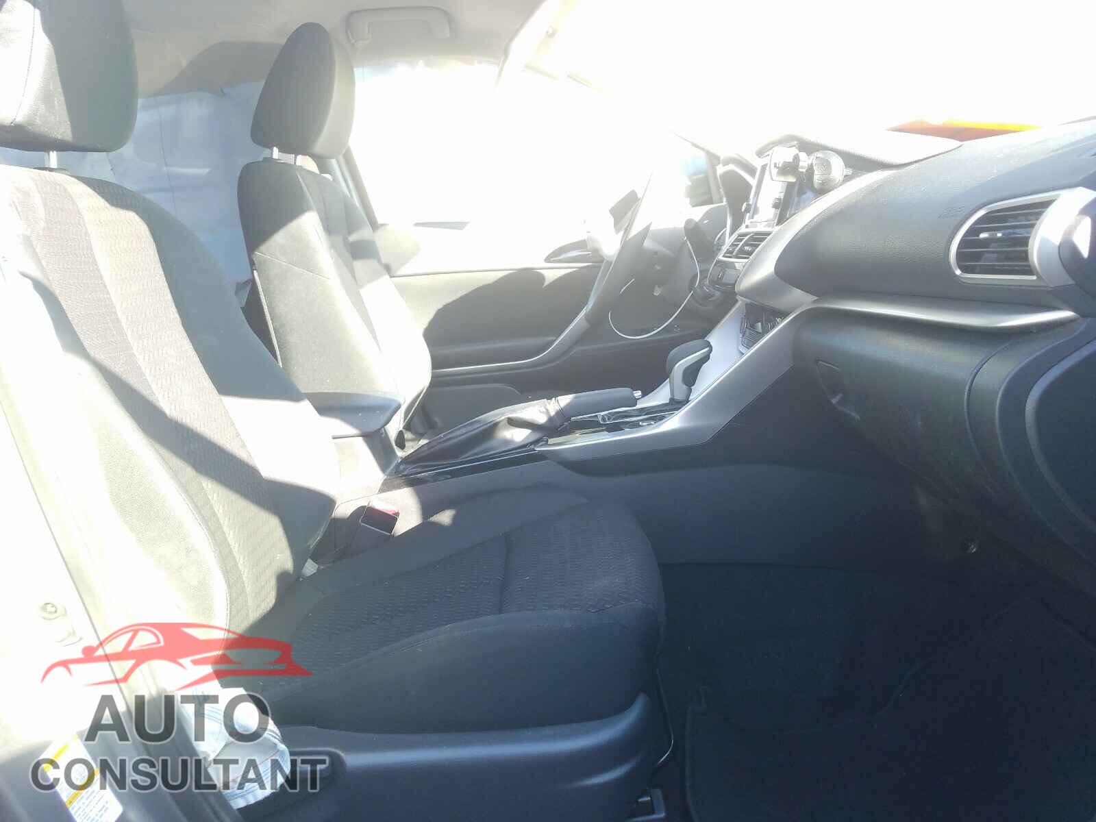 MITSUBISHI ECLIPSE 2018 - JA4AS3AA3JZ041348