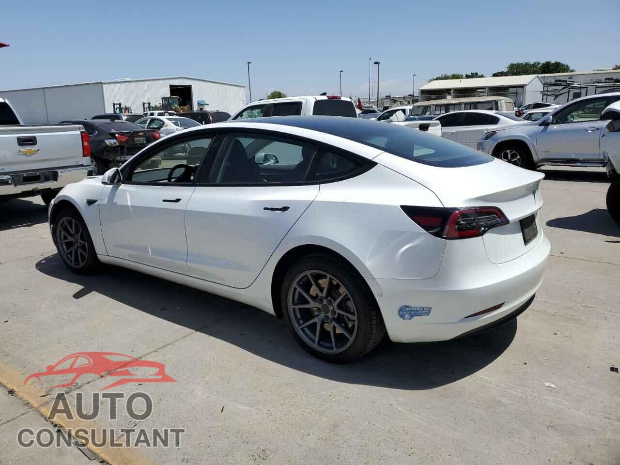 TESLA MODEL 3 2021 - 5YJ3E1EA5MF009483