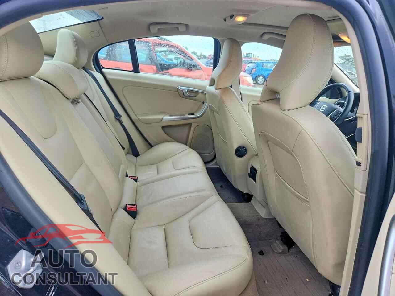 VOLVO S60 2015 - YV140MFB4F1306357