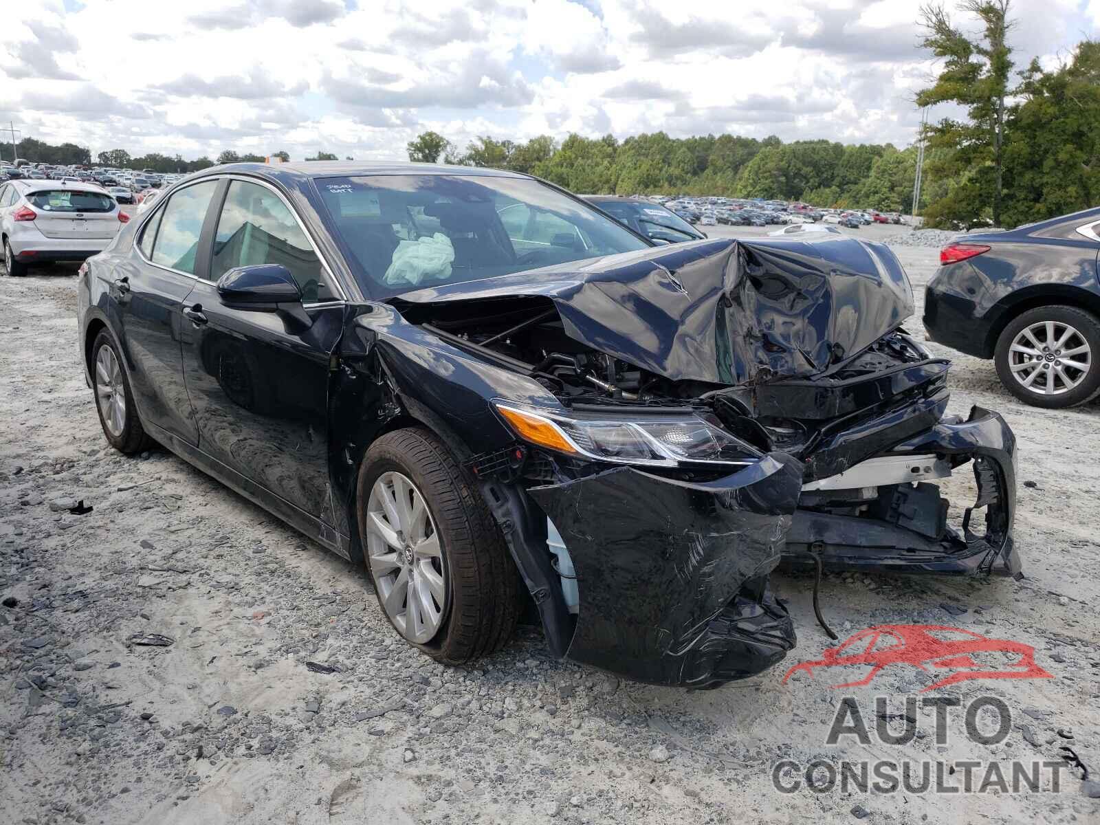 TOYOTA CAMRY 2018 - 4T1B11HK2JU144706