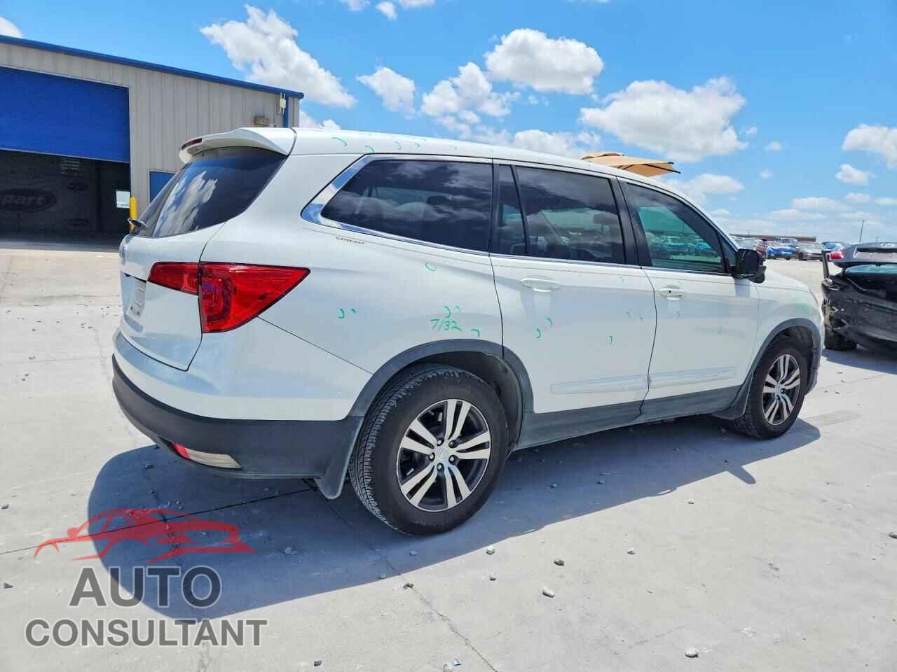 HONDA PILOT 2017 - 5FNYF5H52HB036221